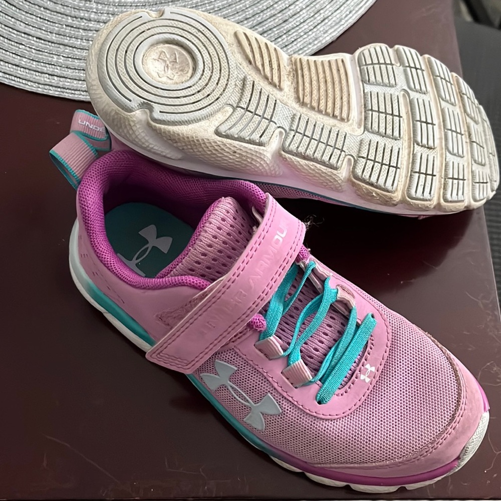 Girls Under Armour Sneakers size 13.5
